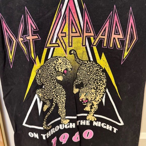 Vintage style Def Leppard graphic tee - Women’s size XS. - Picture 2 of 5